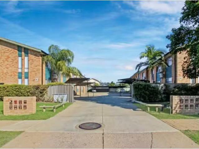Cozy 2 BR 5/12 14 Edney Street, Wagga Wagga Apartment for rent.