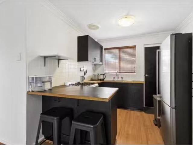 Deal! 2 BR 5/20 Kingston Avenue, WEST PERTH Apartment for rent.