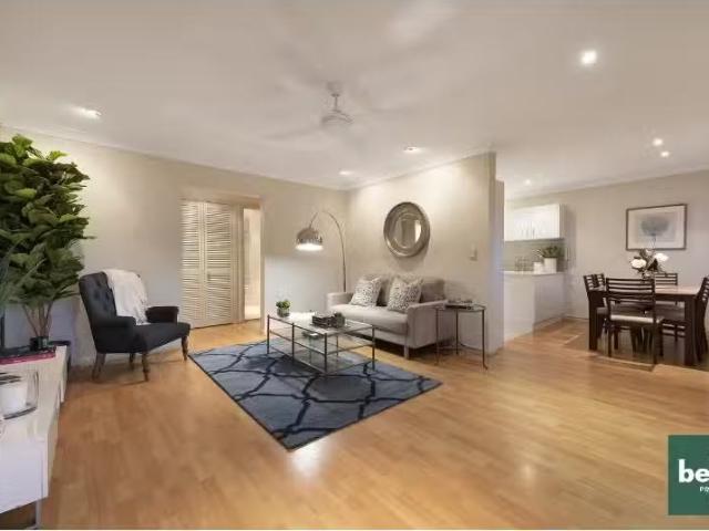 For Rent! 2 BR 5/335 Cavendish Road, Coorparoo Apartment for r.