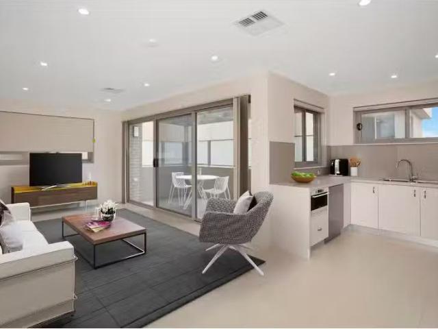Unique 2 BR 5/359 365 Barrenjoey Road, Newport Apartment for r.