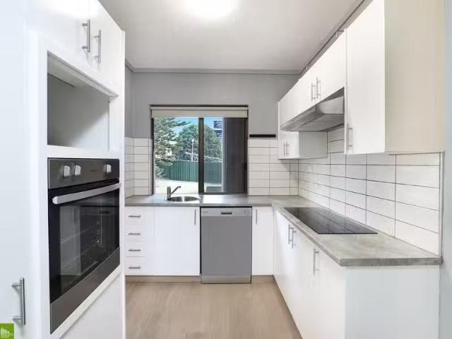 Deal! 2 BR 6/13 Bode Avenue, NORTH WOLLONGONG Apartment for re.