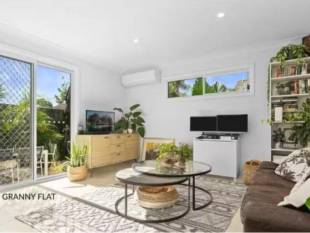 New 2 BR 61A Lascelles Road, Narraweena House for rent Listed.