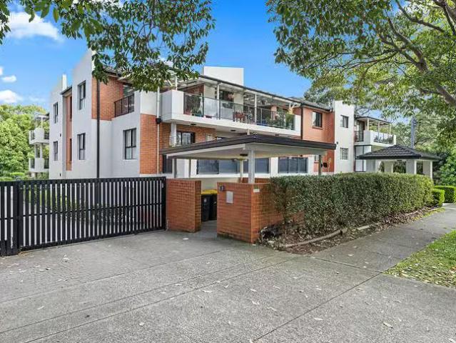 Charming 2 BR 6/54 58 Sixth Avenue, Campsie, NSW 2194