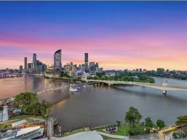 Unique 2 BR 67/21 Dock Street, South Brisbane Apartment for re.