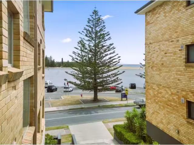 Cozy 2 BR 6/8 Marine Parade, The Entrance Apartment for rent.
