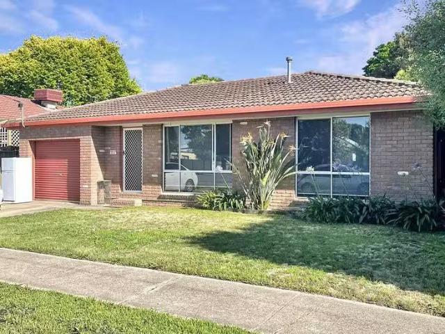 Just in! 2 BR 71 Benalla Street, Benalla, VIC 3672