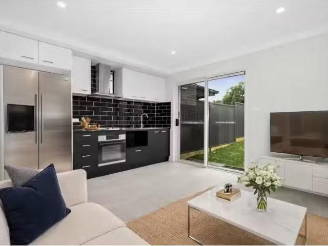 Cozy 2 BR 71A Queen Street, Narellan Townhouse for rent Liste.