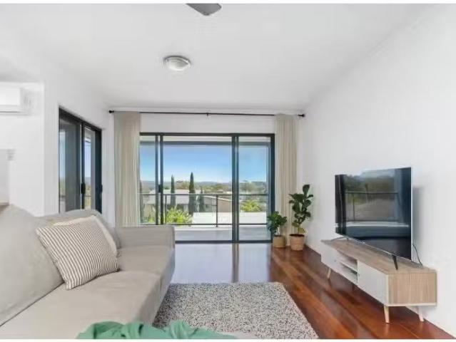 Nice 2 BR 7/7 9 Stapylton Street, COOLANGATTA Apartment for re.
