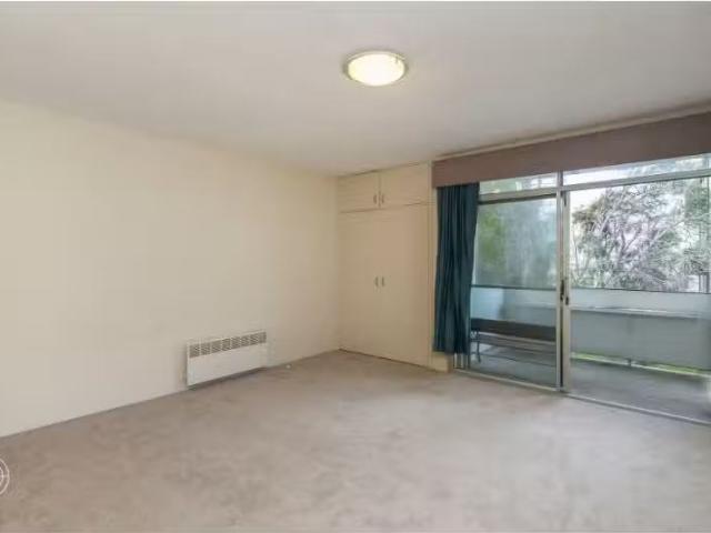 Deal! 2 BR 7/5 Parkhill Street, Pearce Apartment for rent Lis.
