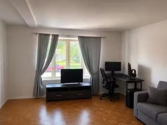 Rental! 2 BR 76 83E Avenue, Montréal Rivière Des Prairies/Poi.