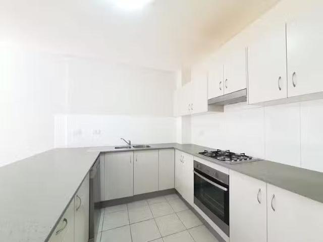 Nice 2 BR 7/6 12 The Avenue, MOUNT DRUITT Apartment for rent.