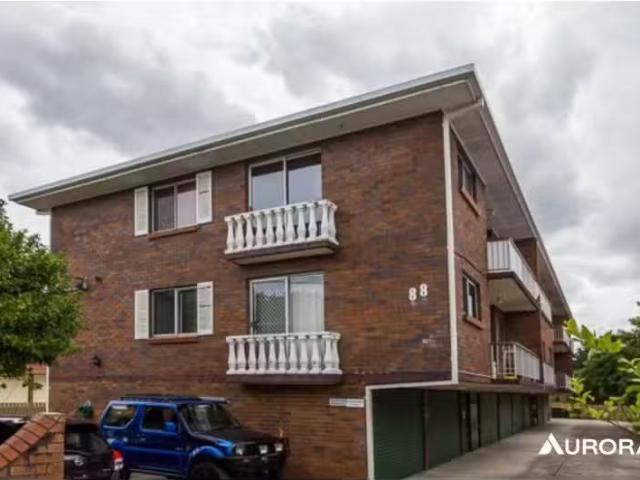 Just in! 2 BR 7/88 Victoria Terrace, Greenslopes Apartment for.