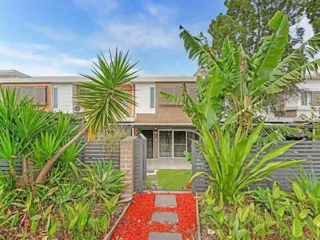 Charming 2 BR 7/93 Broughton Street, Campbelltown, NSW 2560