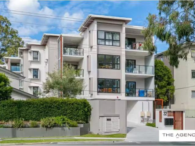 Cozy 2 BR 8/32 Dry Dock Road, TWEED HEADS SOUTH Apartment for.