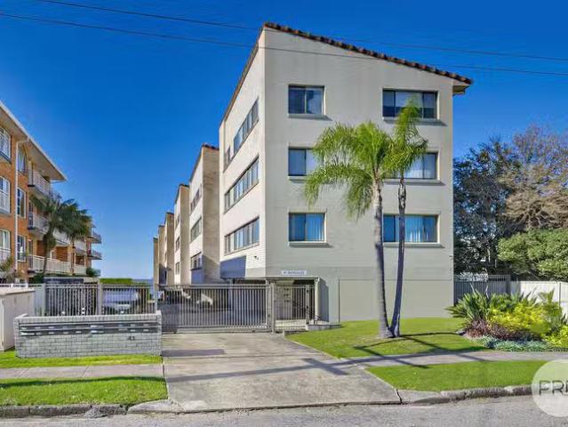 For Rent! 2 BR 8/41 Soldiers Point Road, Soldiers Point, NSW 2.