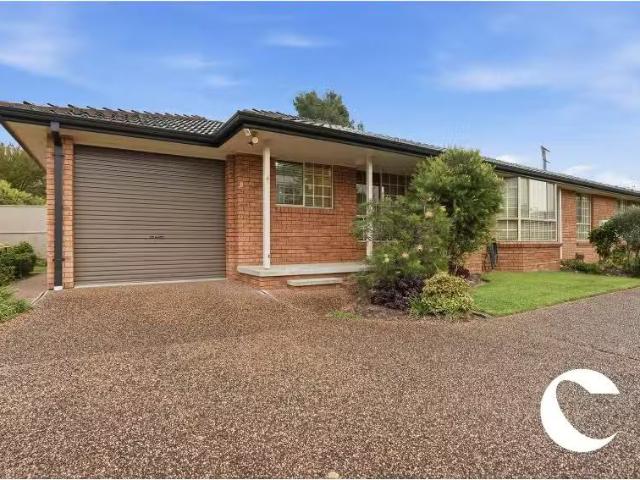 Deal! 2 BR 8/4 Delta Close, Eleebana House for rent Listed by.