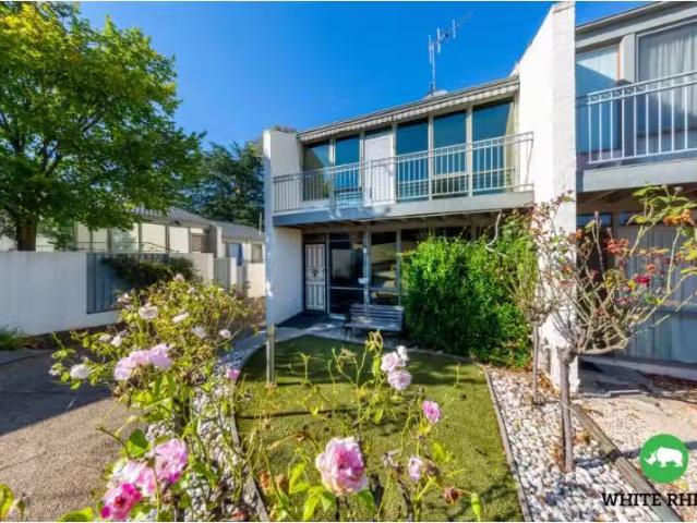 Rental! 2 BR 9/11 Campbell Street, Queanbeyan Townhouse for re.