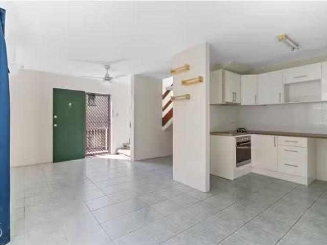 Just in! 2 BR 9/20 Franklin Street, Kelvin Grove Apartment for.