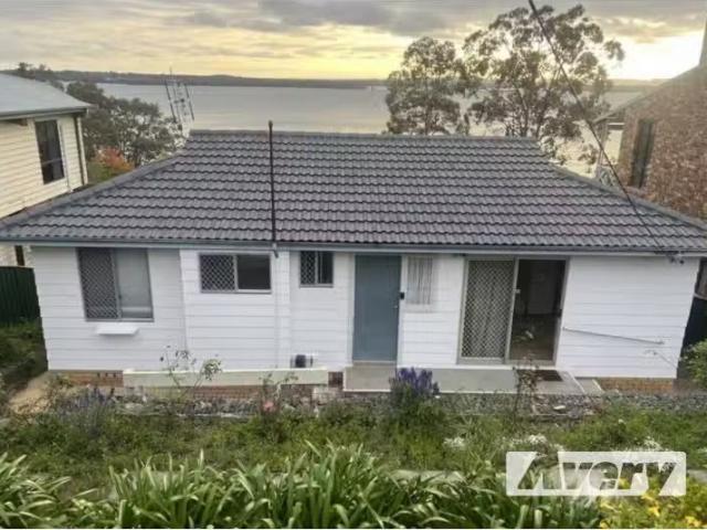 Rental! 2 BR 95 Lakeview Road, Wangi Wangi House for rent Lis.