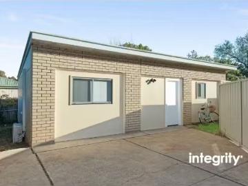 For Rent! 2 BR 96B Jervis Street, Nowra House for rent Listed.