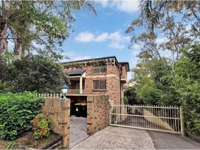 Cheap 2 BR 10/131 133 Meredith Street, Bankstown Apartment for.
