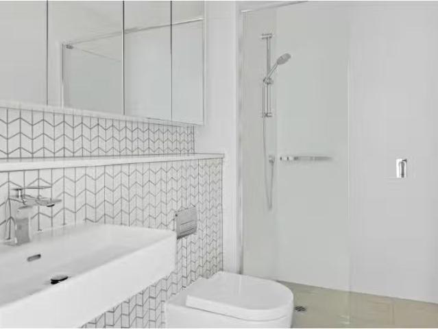 Deal! 2 BR 103/5 11A Wyuna Street, Beverley Park Apartment for.