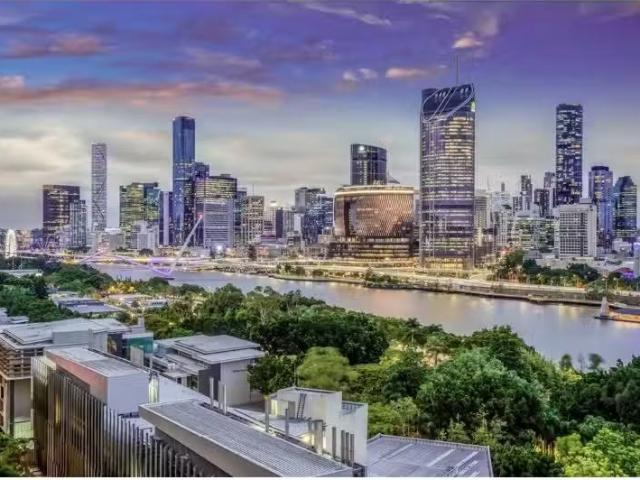 Just in! 2 BR 1108/289 Grey Street, SOUTH BRISBANE Apartment f.