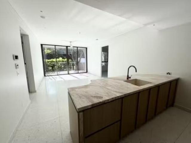 Charming 2 BR 111/81 Wellington Street, BONDI BEACH Apartment.