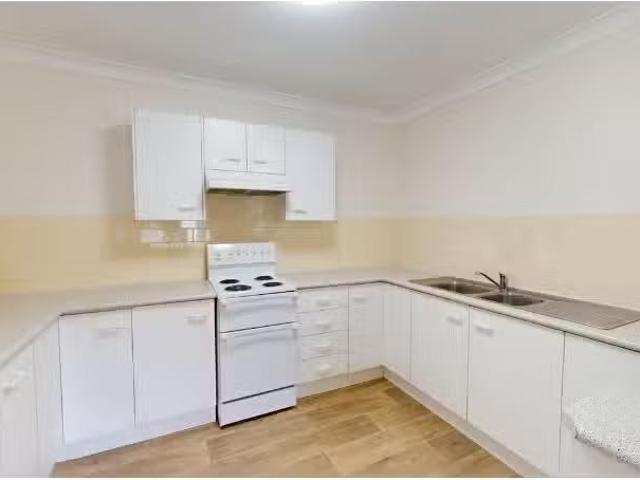 Unique 2 BR 1/15 Kalinda Close, Lambton Townhouse for rent Li.