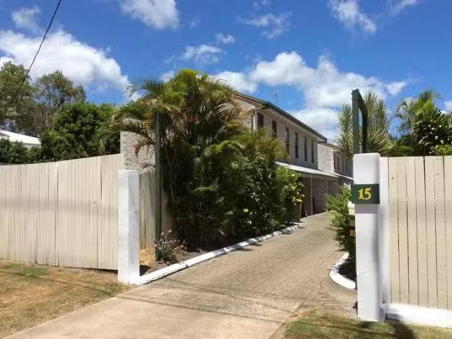 Deal! 2 BR 1/15 Tavistock Street, Torquay, QLD 4655