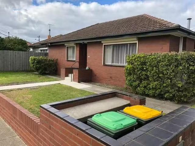 Cozy 2 BR 1/18 Ray Street, Pascoe Vale, VIC 3044