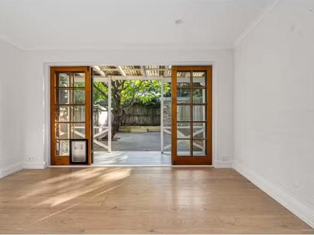 Unique 2 BR 11 Rochford Street, ERSKINEVILLE House for rent L.