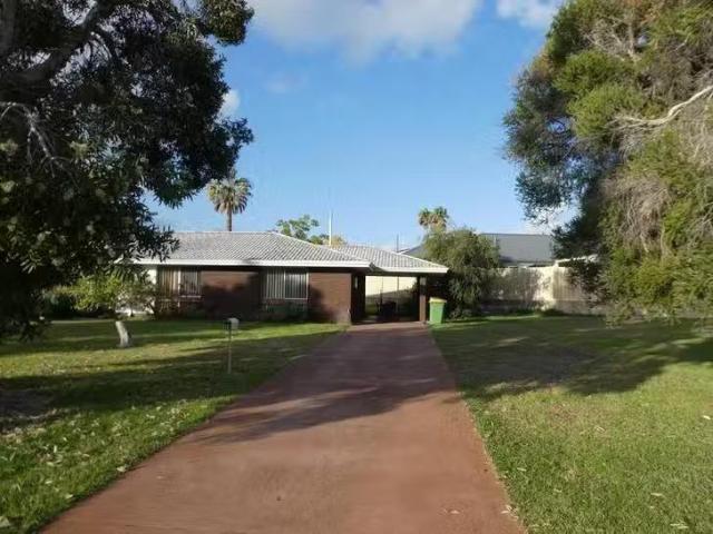 Nice 2 BR 11B Watson Street, Eaton, WA 6232