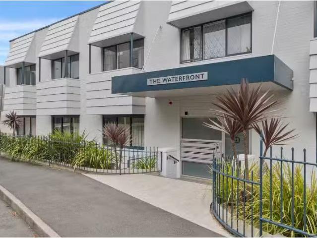 Cozy 2 BR 12/20 Hampden Road, BATTERY POINT Apartment for rent.