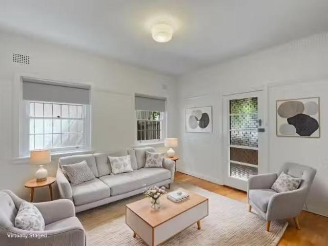 Nice 2 BR 1/2B Oxford Street, PETERSHAM Apartment for rent Li.