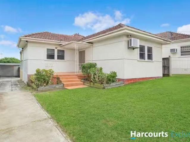 Unique 2 BR 17 Brabyn Street, North Parramatta, NSW 2151 Hou.