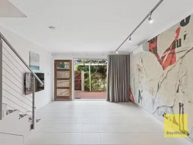 Cozy 2 BR 1/7 O'halloran Lane, Mosman Park, WA 6012