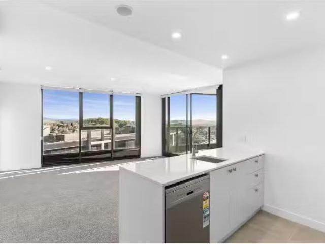 Unique 2 BR 1415/6 Furzer Street, PHILLIP Apartment for rent.