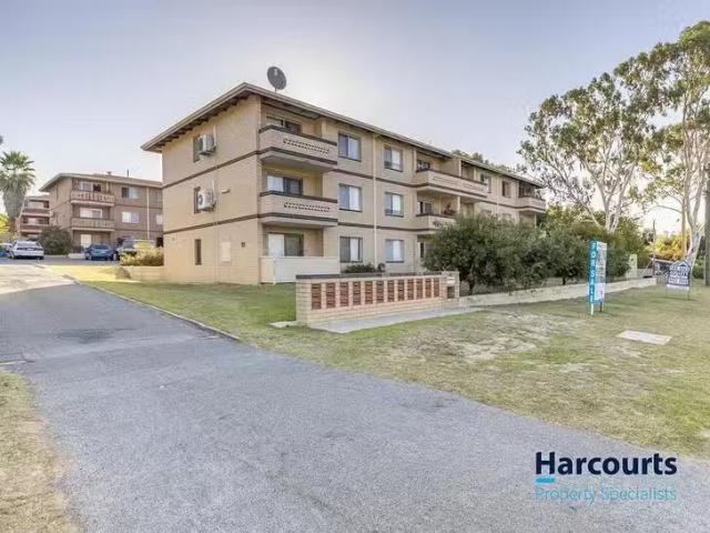 Rental! 2 BR 14/41 Davilak Avenue, Hamilton Hill, WA 6163