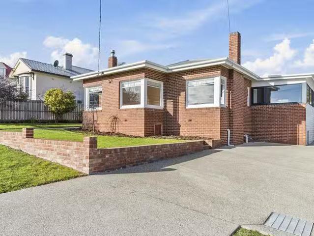 Rental! 2 BR 15 Abbott Street, Bellerive, TAS 7018