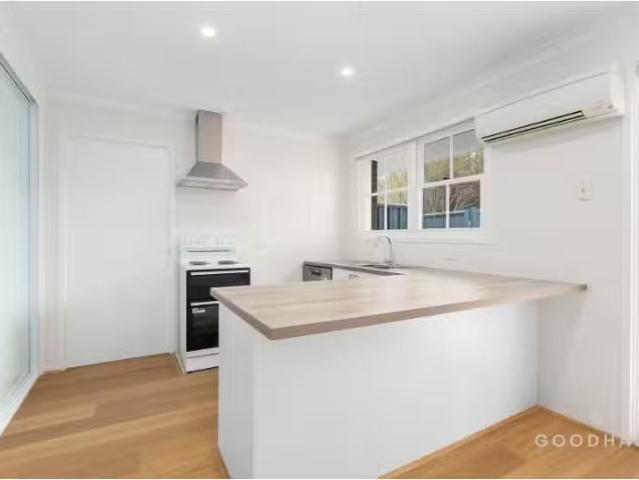 Unique 2 BR 15 Clint Place, Macquarie House for rent Listed b.