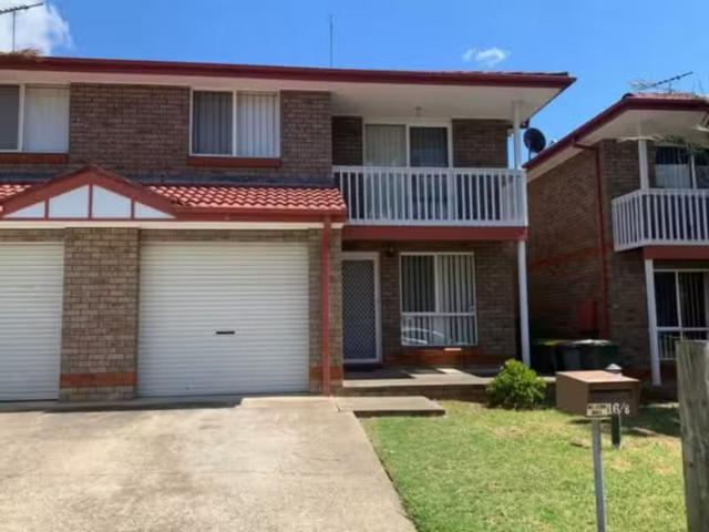 New 2 BR 16/8 Wickfield Circuit, Ambarvale Townhouse for rent.