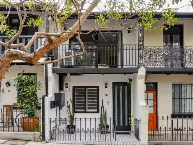 Just in! 2 BR 16 Bridge Street, Erskineville House for rent L.