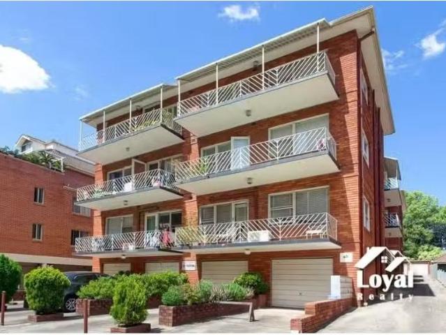 Nice 2 BR 17/40 Belmore St, Burwood Apartment for rent Listed.