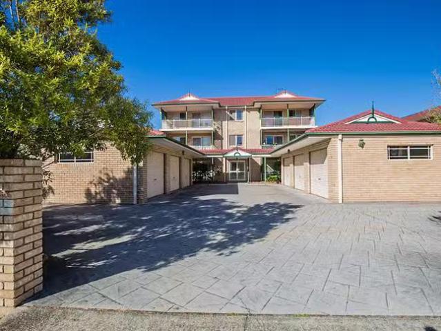 Cozy 2 BR 1/77 Ekibin Road, Annerley, QLD 4103