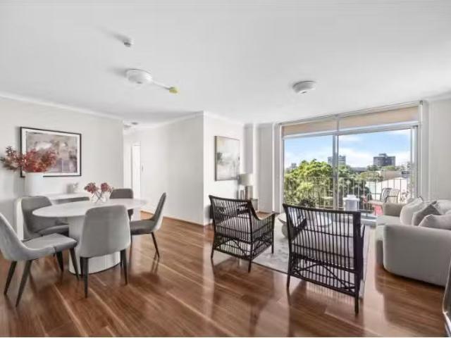 Rental! 2 BR 18/1 Cranbrook Avenue, Cremorne Apartment for ren.