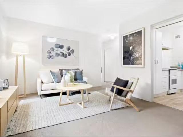 Cozy 2 BR 1/82a Condamine Street, Balgowlah Apartment for rent.