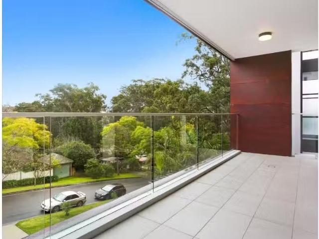 Nice 2 BR 18/9 15 Kings Avenue, Roseville Apartment for rent.