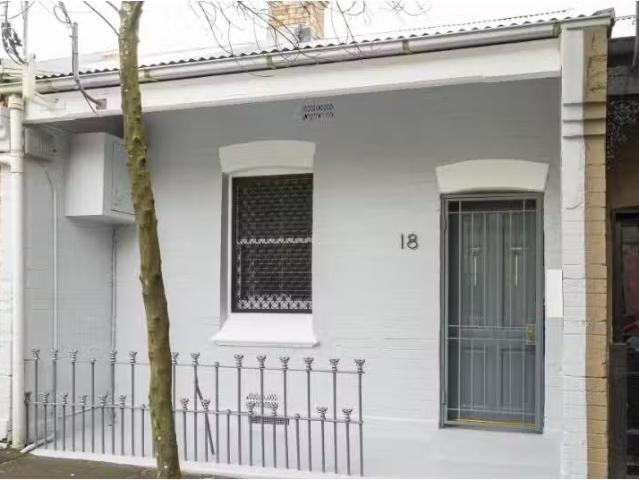 Charming 2 BR 18 Knight Street, Erskineville House for rent L.