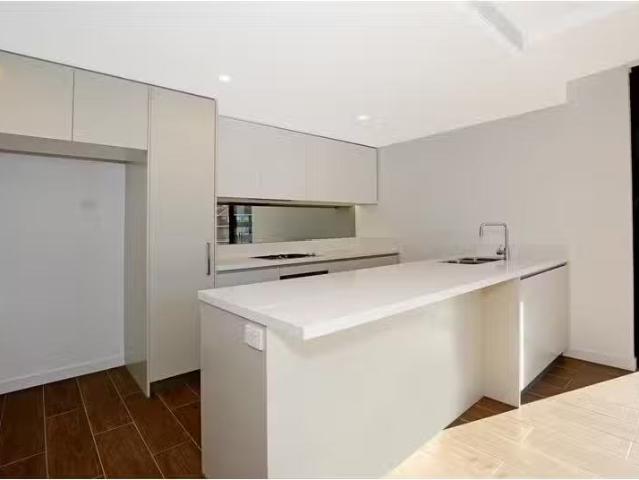Cheap 2 BR 201/3 7 Birdwood Avenue, Lane Cove Apartment for re.